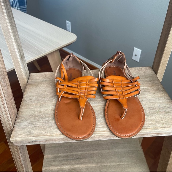 American Eagle Woven Sandals Women’s Size 7 Cognac Brown Tan Boho Gladiator New - Picture 2 of 8